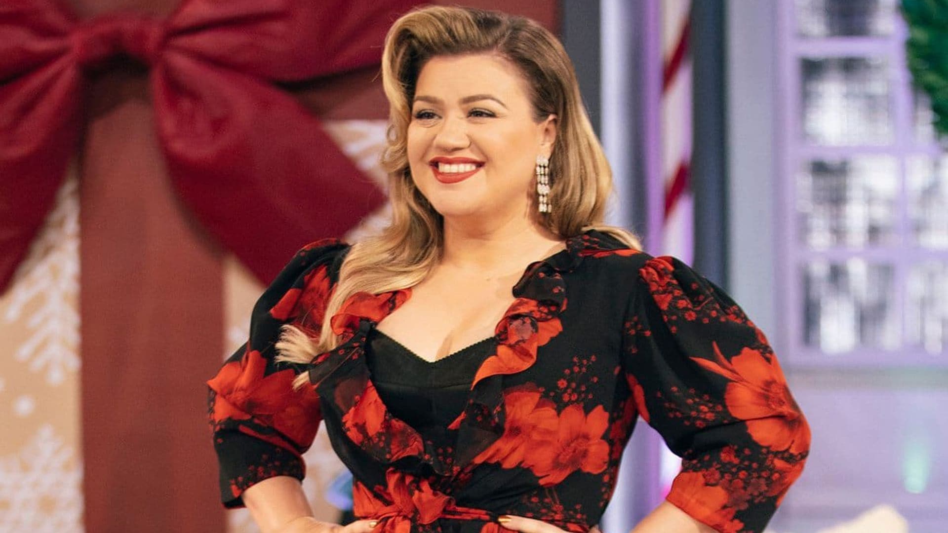 Is Kelly Clarkson ready to start dating again?