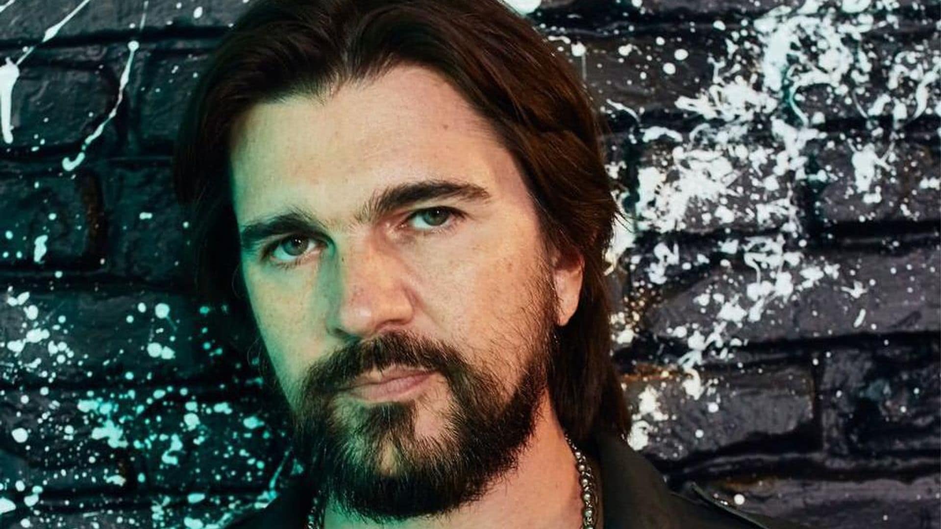 Colombian rockstar Juanes gets his hair done by 14-year-old daughter