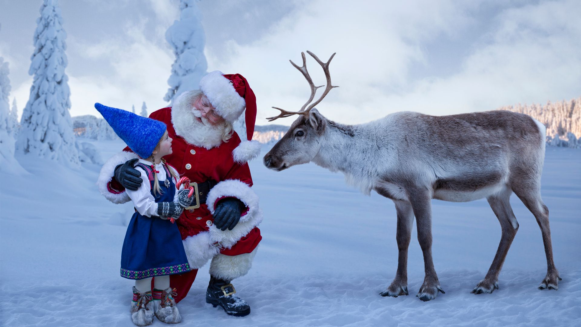 Santa Tracker: Follow Mr. Claus as he delivers presents across the globe