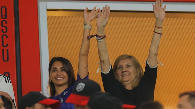 Lionel Messi's wife, Antonella Roccuzzo, and their kids support the athlete at the 2022 FIFA World Cup