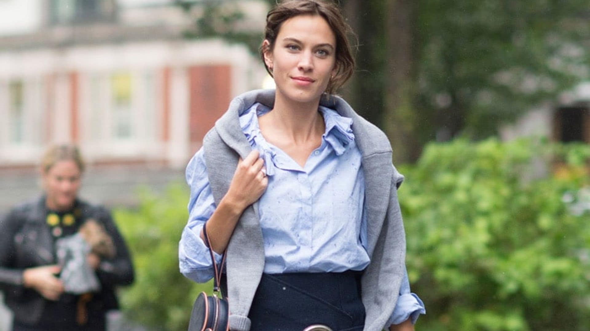 Alexa Chung's classic but cool rainy day style: Get the look