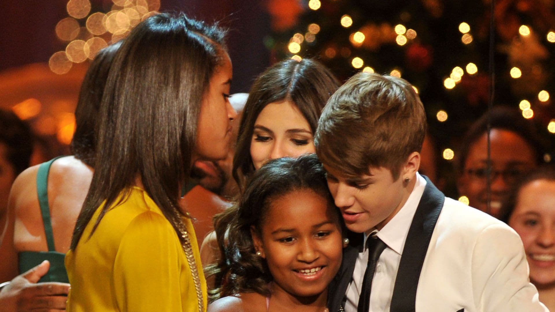 Flashback Friday: That time Sasha and Malia Obama met Justin Bieber