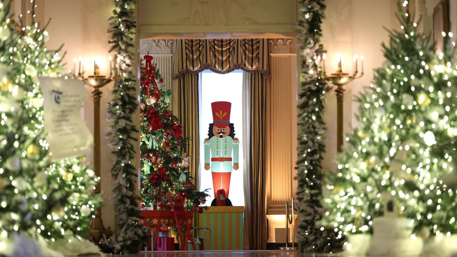 White House Previews This Season's Holiday Decorations