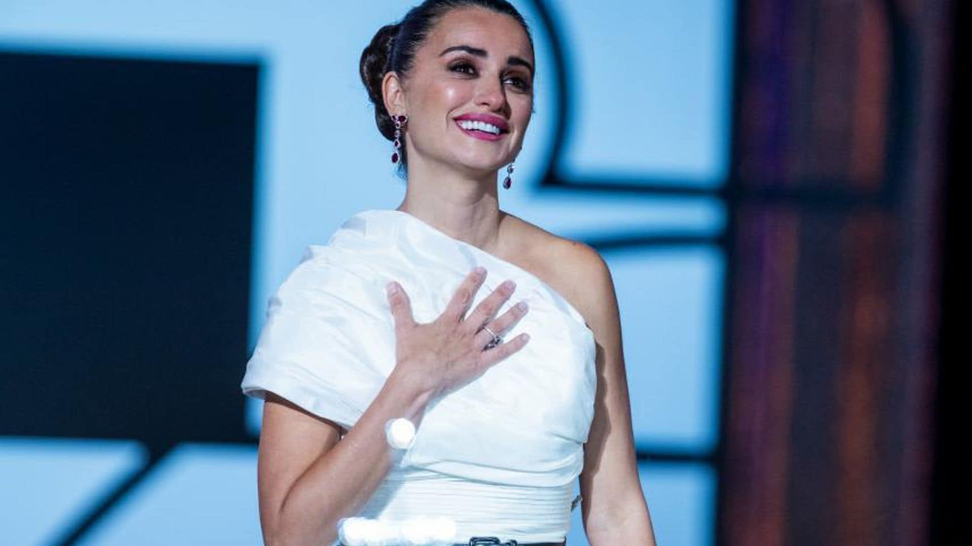 Penelope Cruz gets 'unforgettable surprise' while receiving lifetime award