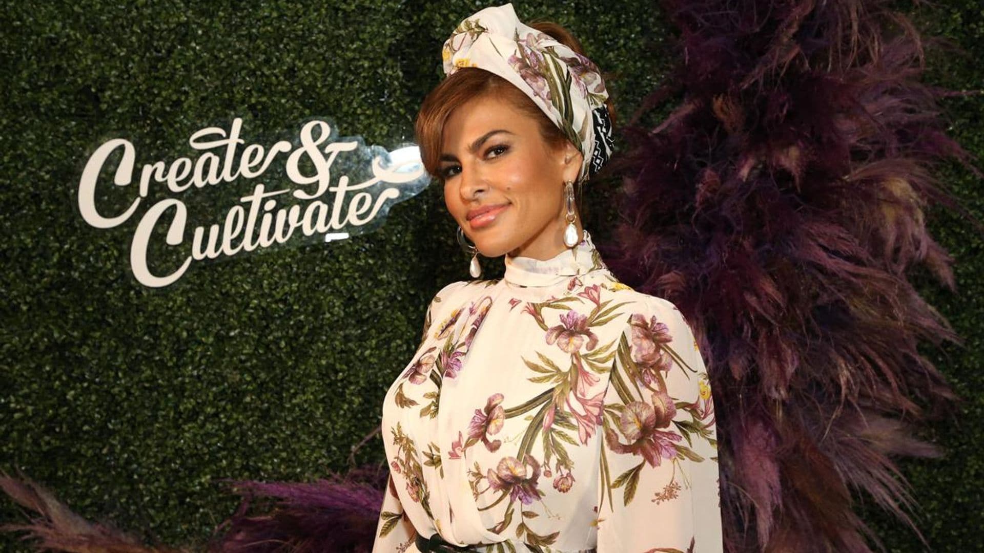 Eva Mendes’ daughter plays piano while mom cleans windows with natural hair on display