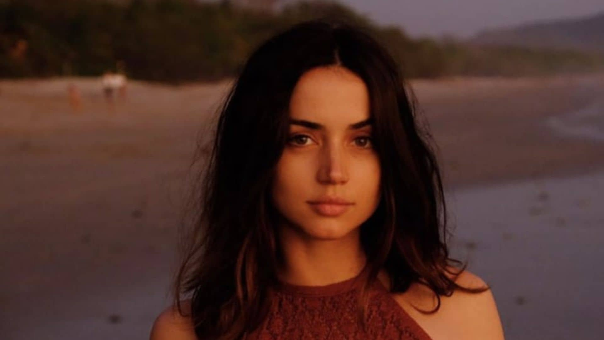 Ana da Armas shares beach photos taken by boyfriend Ben Affleck