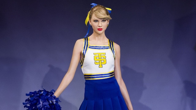 Taylor Swift cheerleader