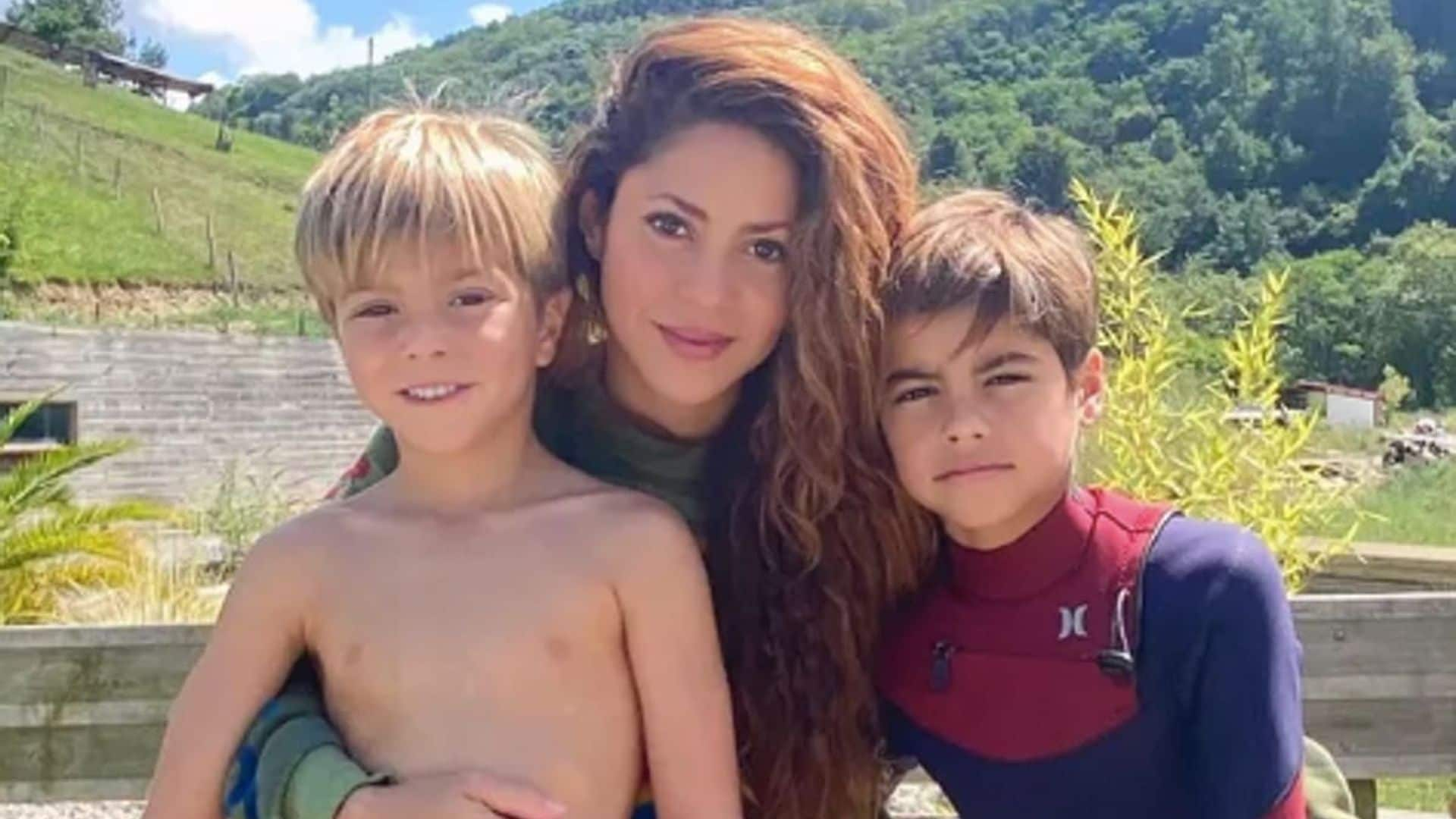 Shakira takes a break from Barcelona and travels to Los Angeles with Milan and Sasha