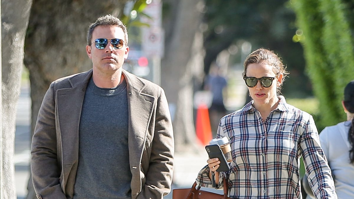 Jennifer Garner looks in a great mood as she visits Ben Affleck on his 52nd birthday