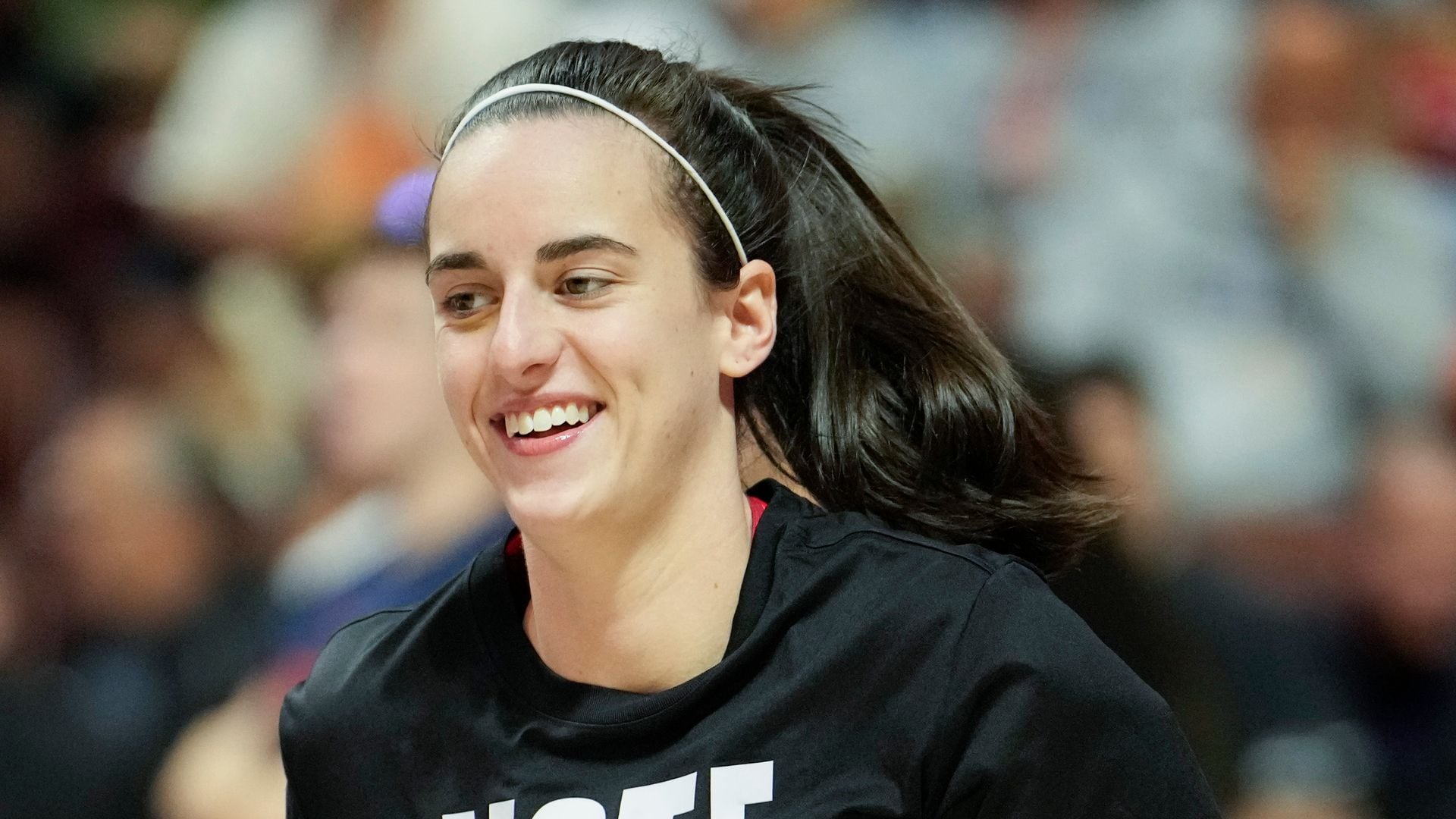 Caitlin Clark wins the 2024 WNBA Rookie of the Year, and her reaction is priceless