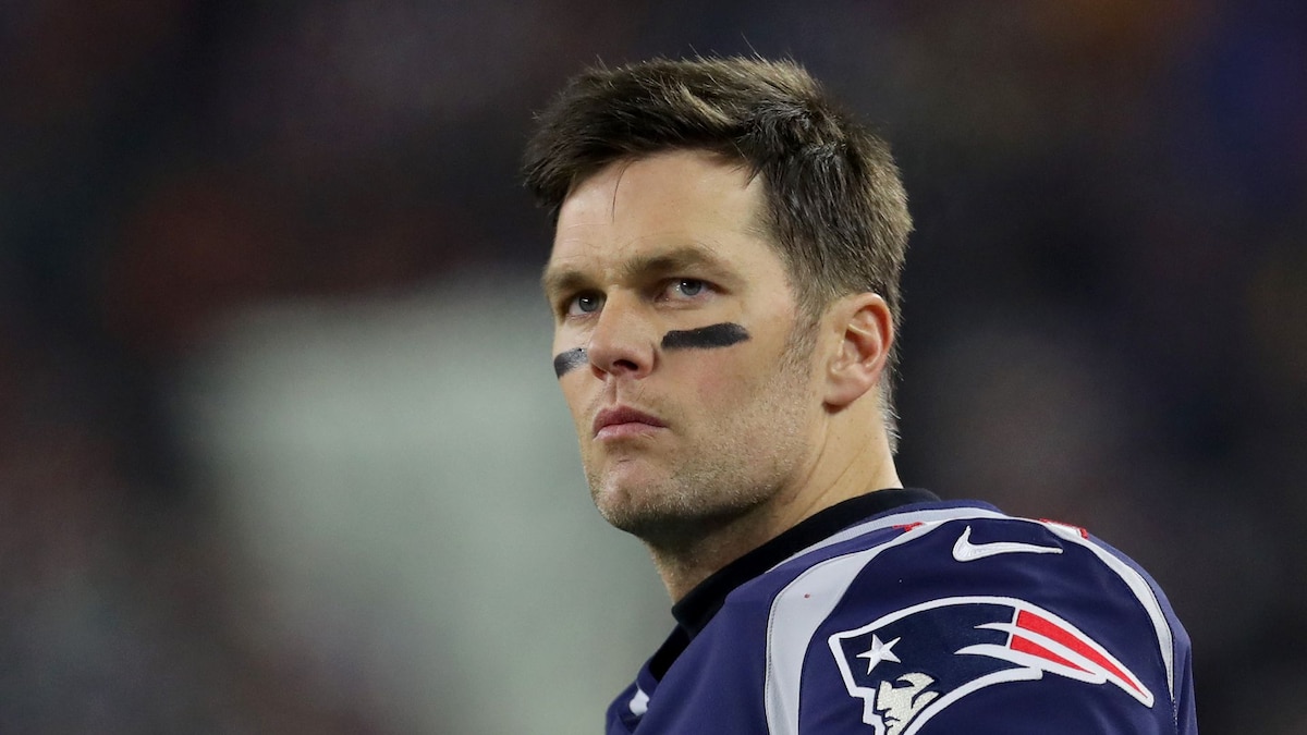 Tom Brady faces unlikely defeat in passing contest against a high school quarterback