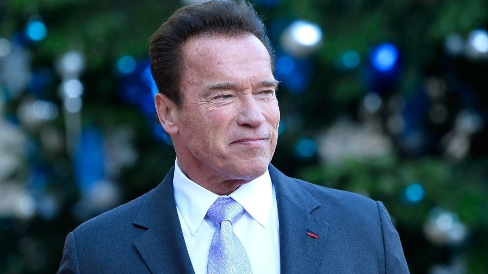 Arnold Schwarzenegger underwent emergency open-heart surgery on Thursday, March 29. The 70-year-old actor went to Cedars-Sinai hospital in L.A. for a catheter valve replacement according to TMZ. However, the star experienced complications during the somewhat experimental procedure when the valve replacement failed. Doctors then quickly decided to perform emergency heart surgery.
Photo: Getty Images