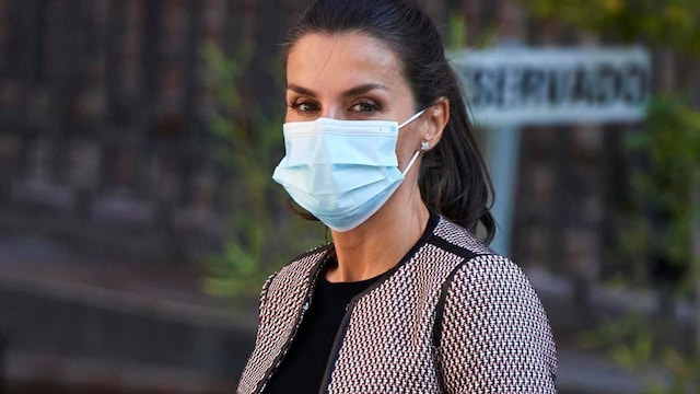 Queen Letizia switches up her go-to face mask for a special reason