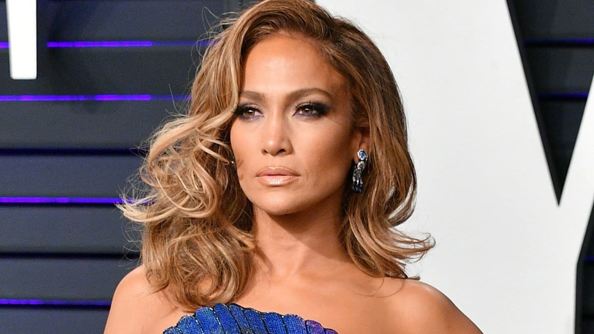 JLo looks unrecognizable in makeup-free ‘morning face’ selfie