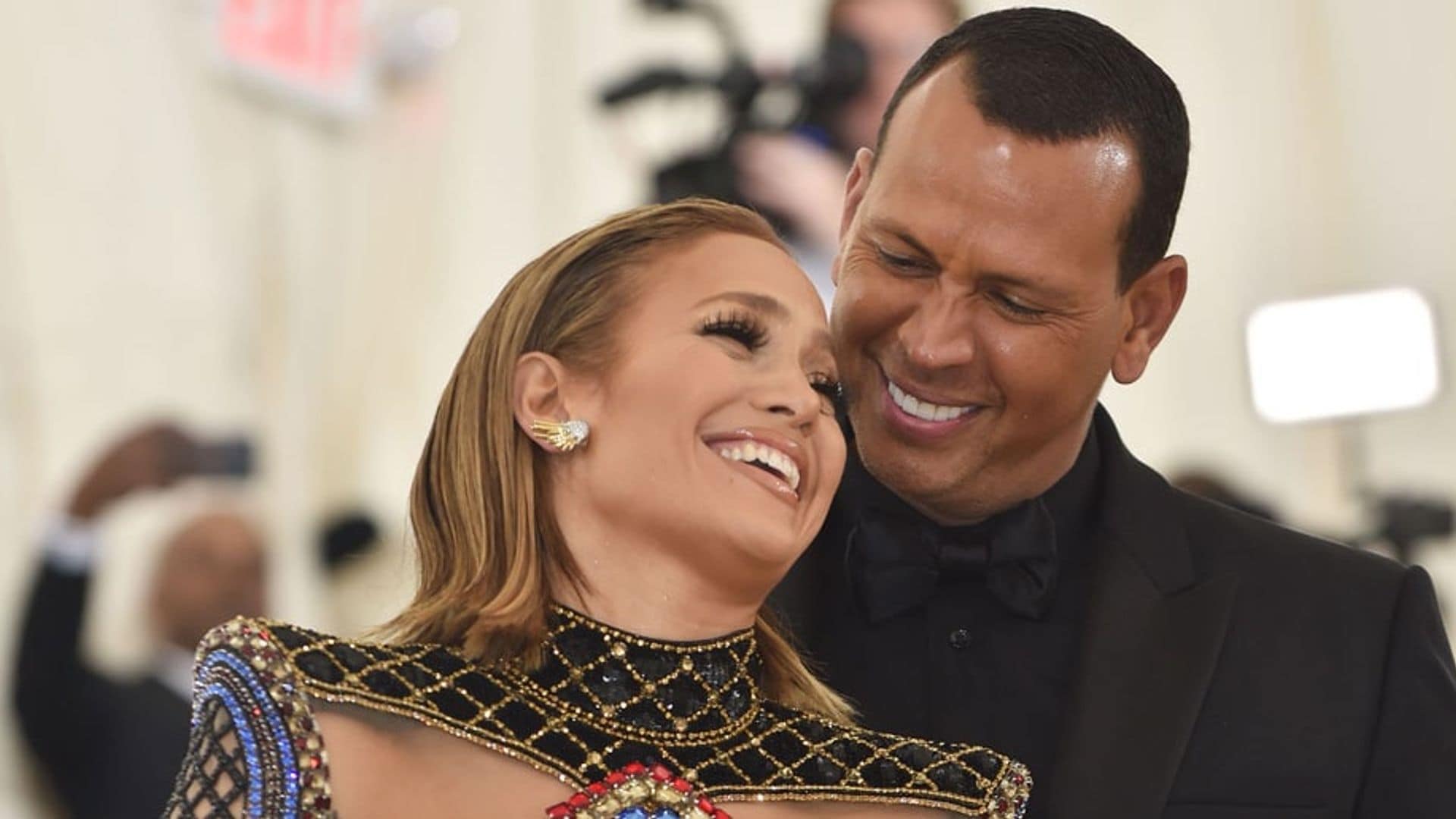 Alex Rodriguez shows off his incredible life with J. Lo in amazing video