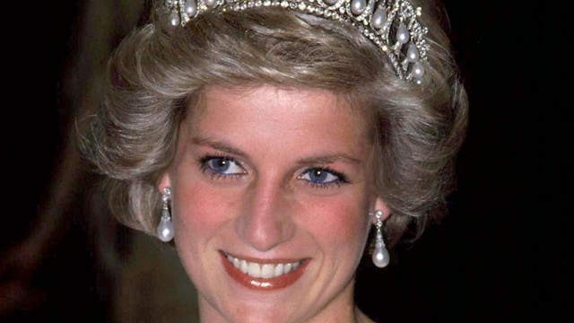 Diana Spencer wearing the Lover's Knot tiara
