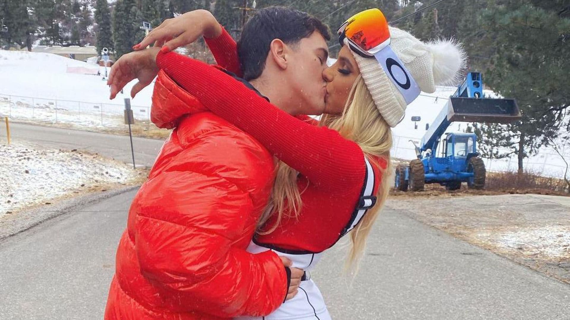 Lele Pons and Guaynaa are officially dating: ‘I love you!’