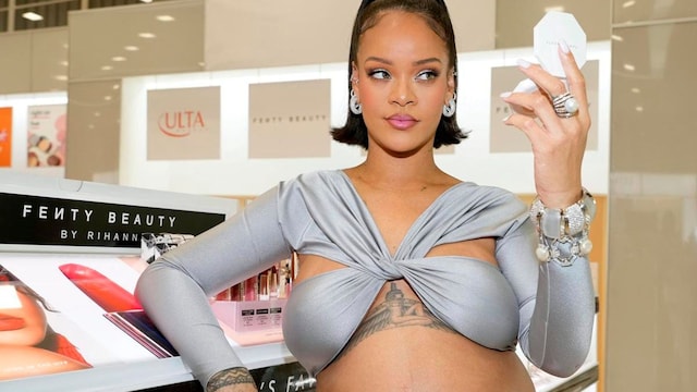 Rihanna Celebrates The Launch of Fenty Beauty at Ulta Beauty