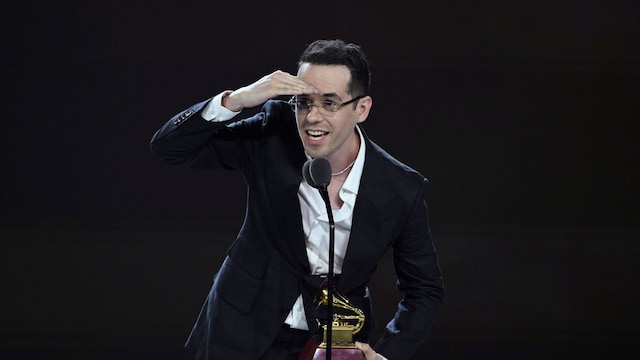  Edgar Barrera accepts the Producer of the Year award during the Premiere Ceremony for The 24th Annual Latin Grammy Awards on November 16, 2023, in Seville, Spain. (Photo by Carlos Alvarez/Getty Images for Latin Recording Academy)