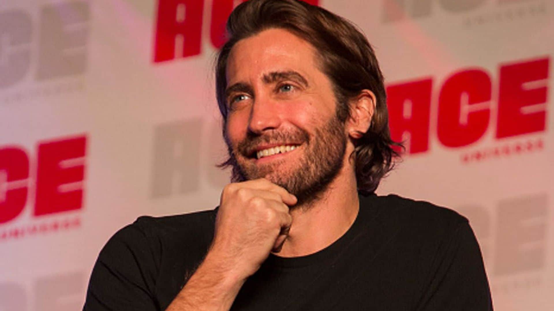Jake Gyllenhaal is the latest celeb to admit he doesn’t bathe often
