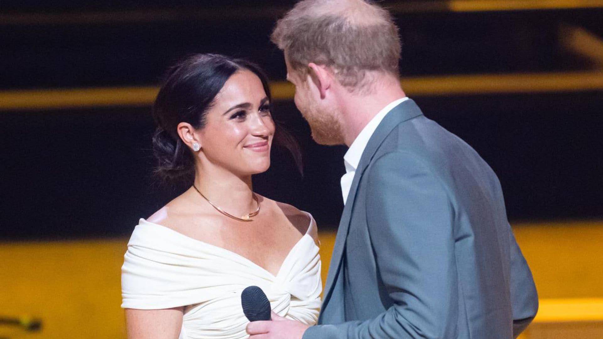 Meghan Markle and Prince Harry share kiss at Invictus Games