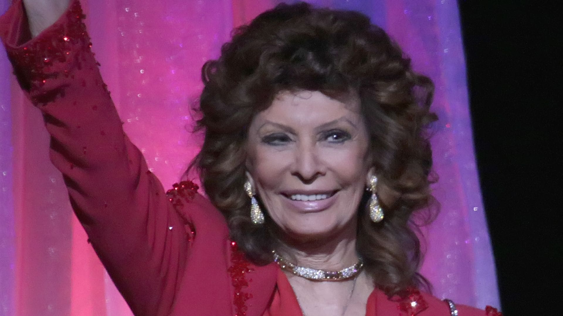 Sophia Loren's fans react to the actress' appearance while celebrating her 90th birthday: 'wow!'