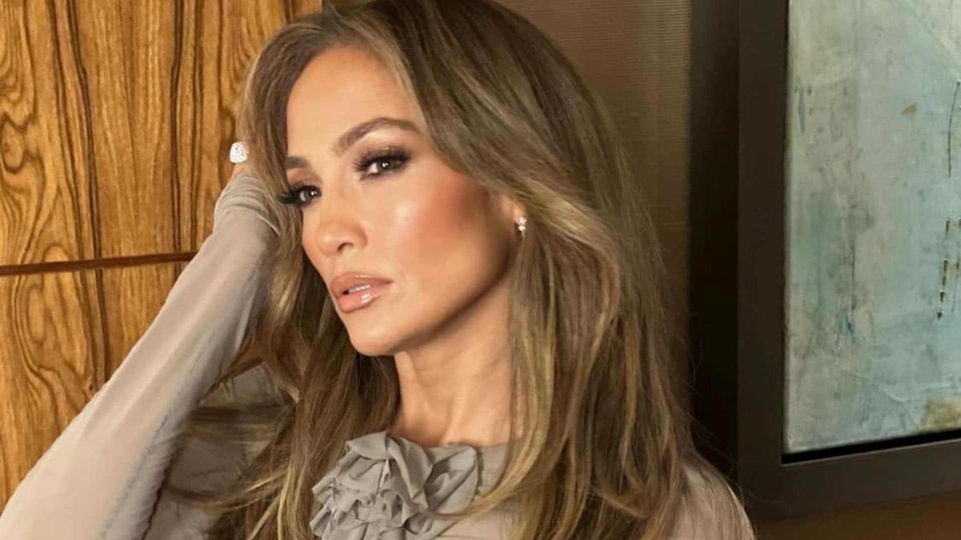 Jennifer Lopez steals the show in tight-fitting nude dress during night out