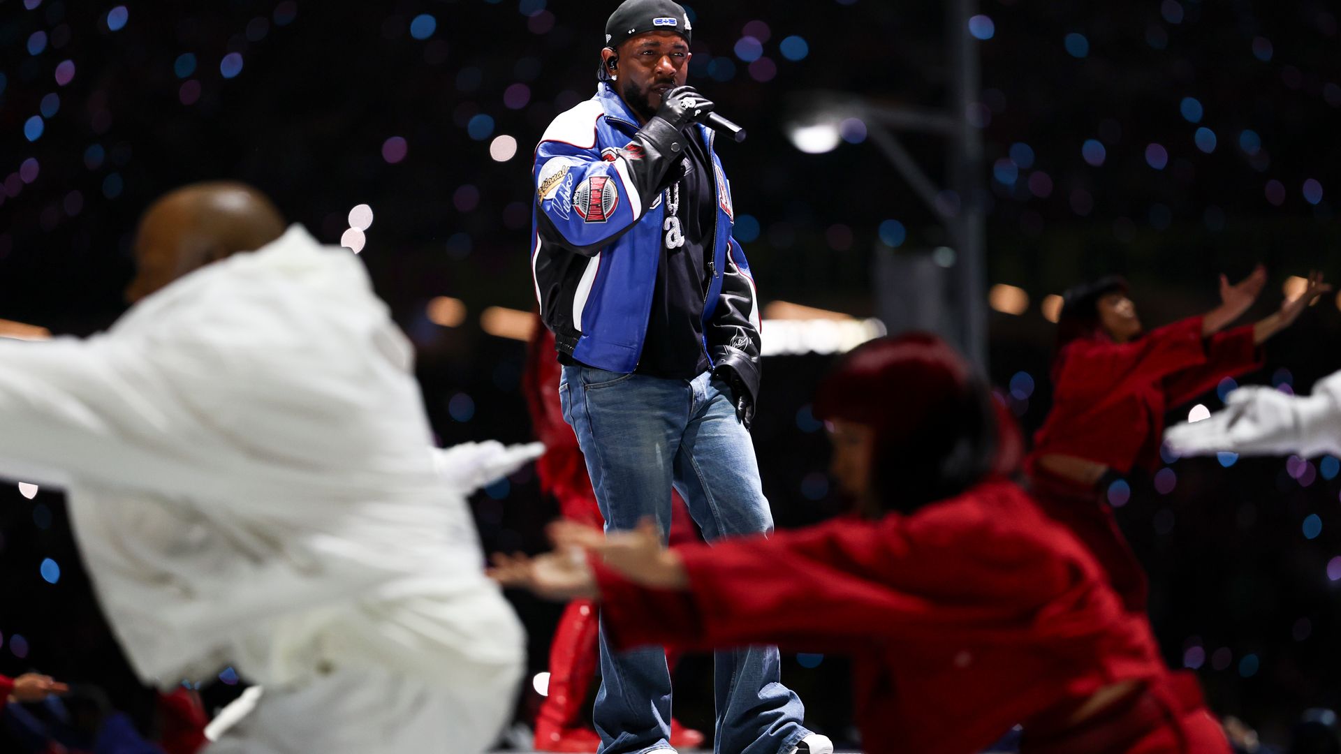 Kendrick Lamar brilla con su espectacular show de medio tiempo en el Super Bowl LIX