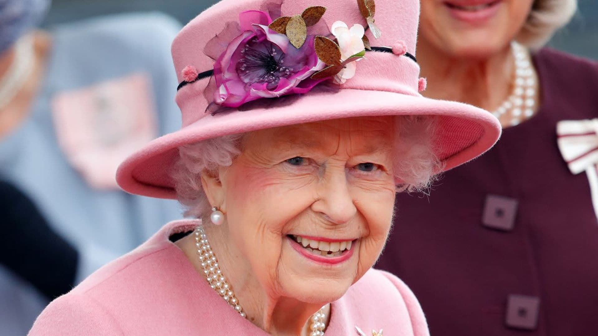 Queen Elizabeth returns to engagements after hospital stay