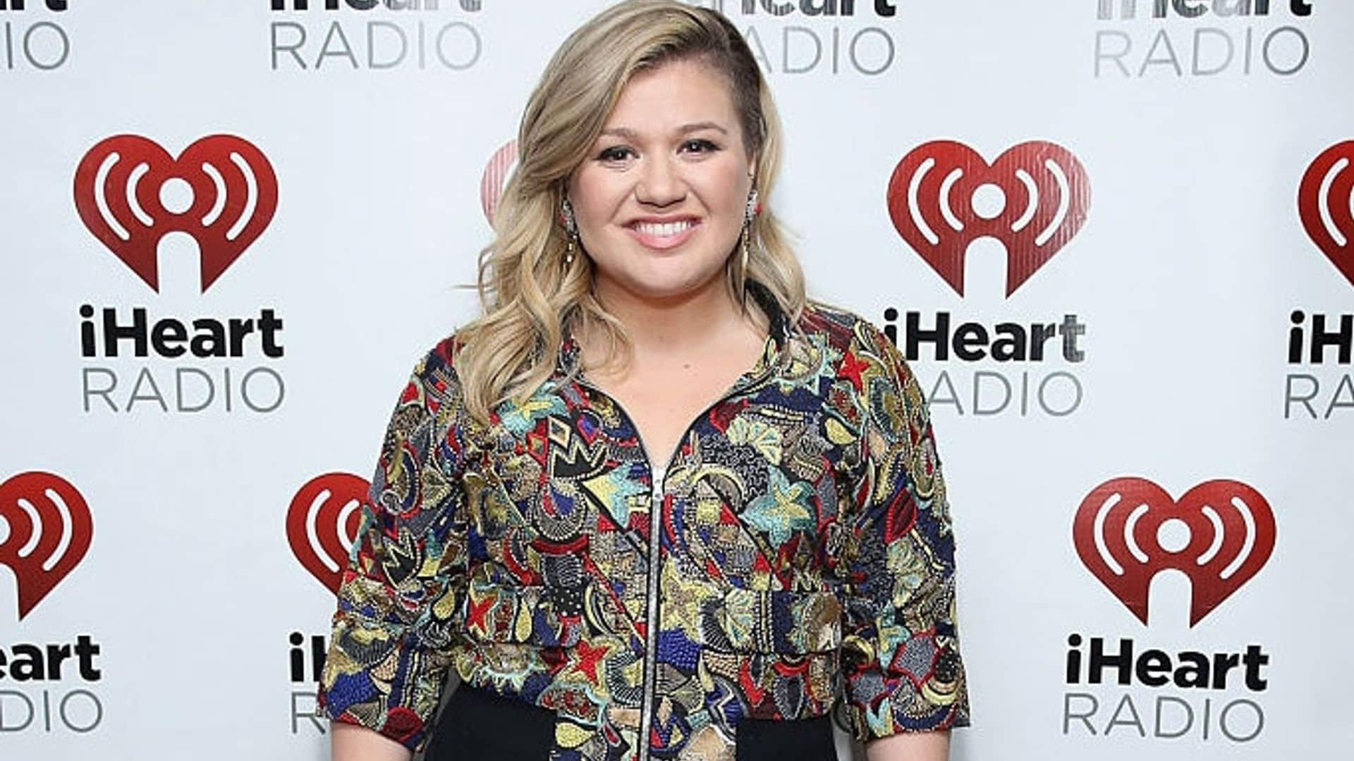 Kelly Clarkson's daughter River Rose adorably waves goodbye to 'American Idol'