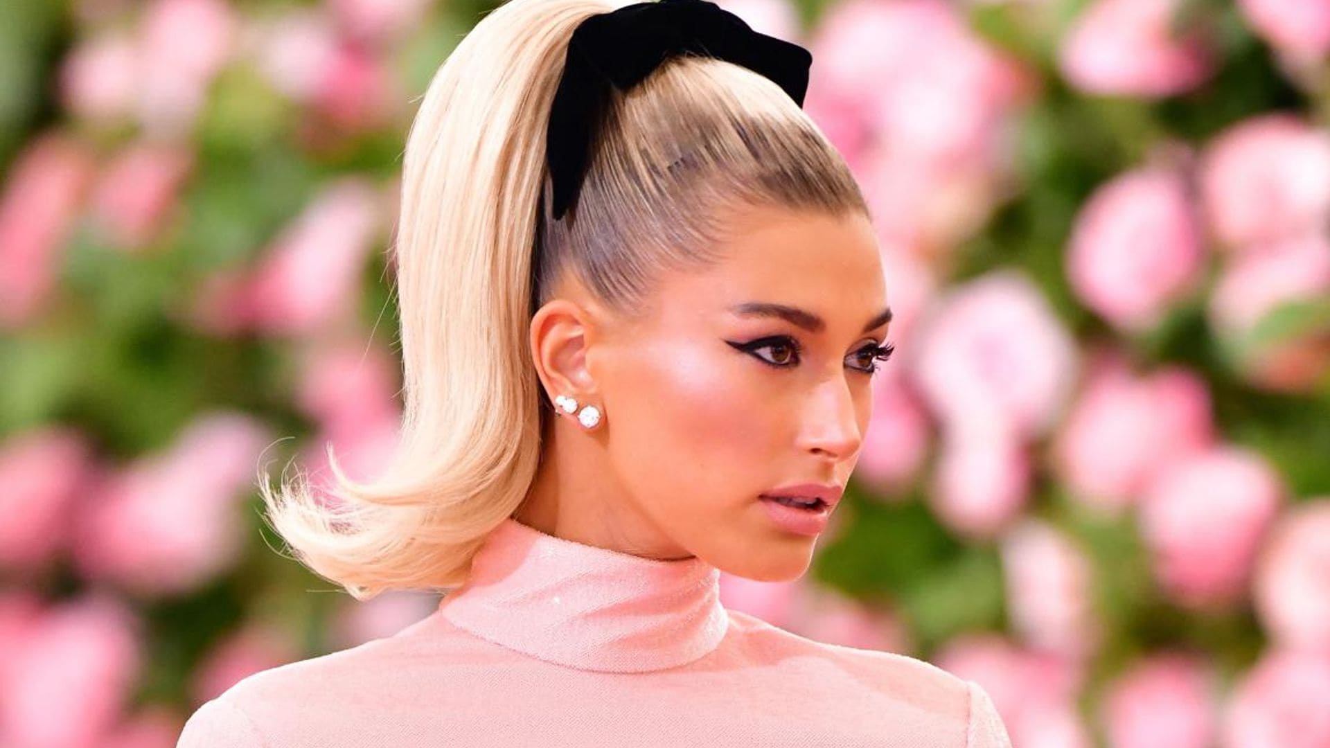 It's scrunchie time! Yes, the ultimate 90s hair accessory is back