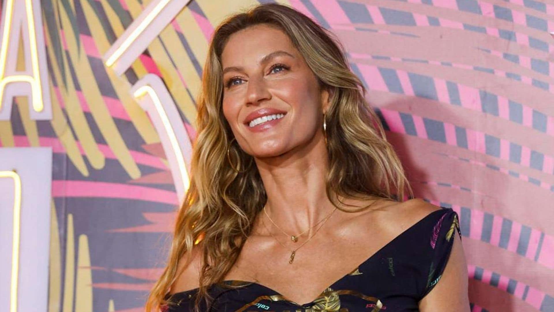 Gisele Bündchen breaks out of her shell, parties with friends in Rio de Janeiro’s Carnival