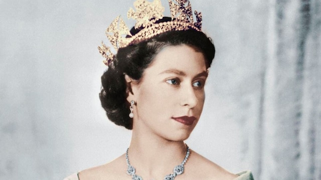 Queen Elizabeth's life in photos