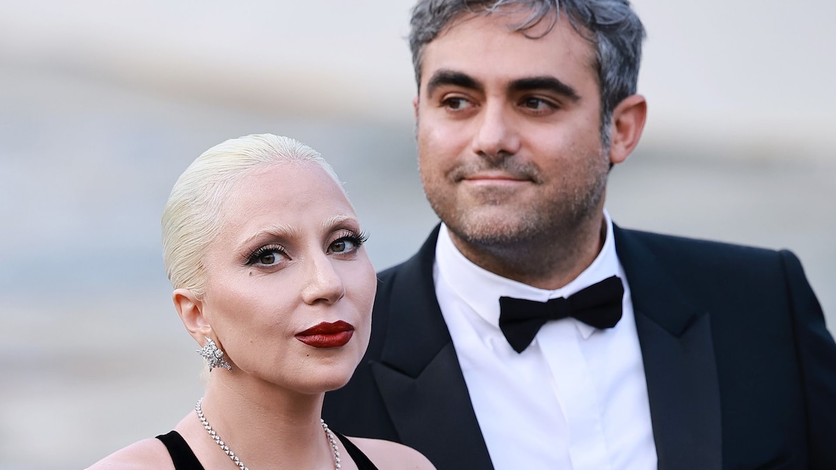 https://www.hola.com/us/horizon/landscape/382798bfdd8b-venice-italy-lady-gaga-and-michael-polansky-are-seen-at-hotel-excelsior-during-t.jpg?im=Resize=(1200)