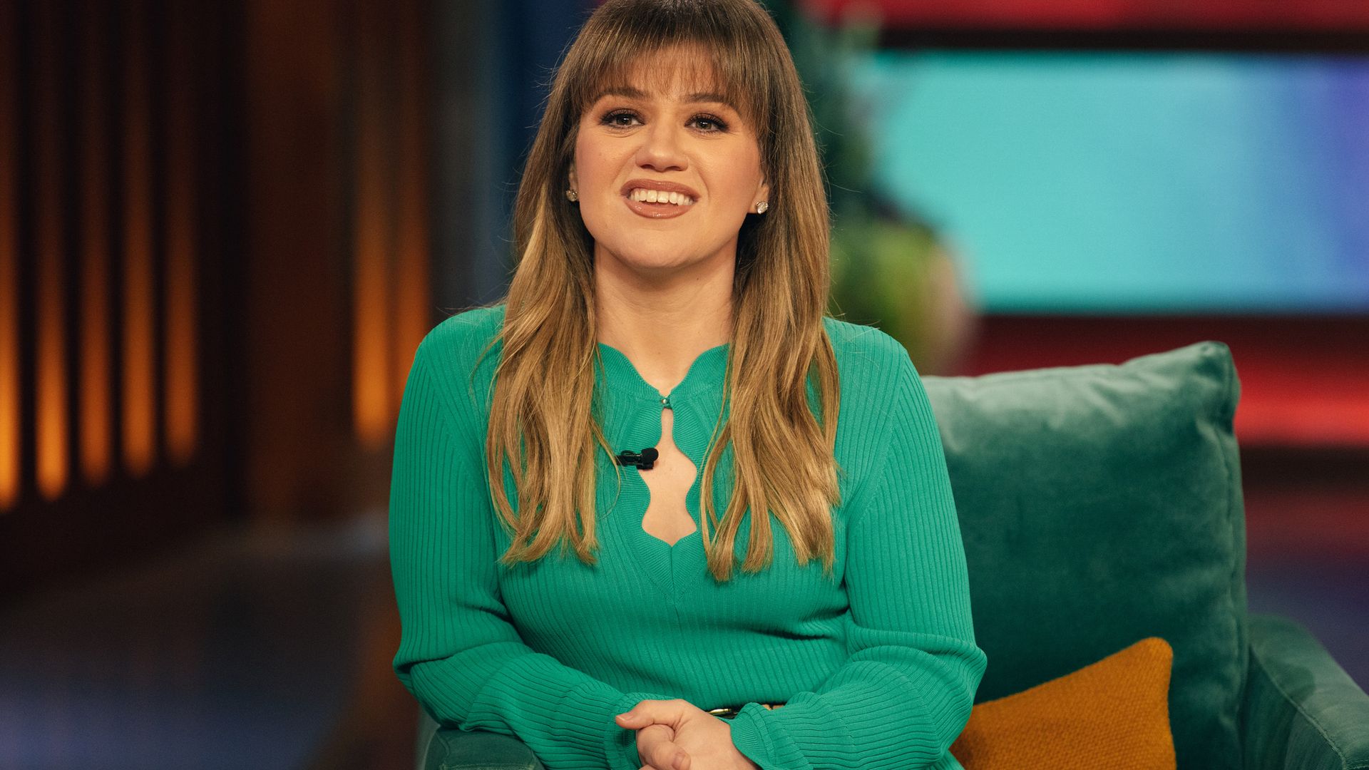 Where is Kelly Clarkson? Fans are concerned amid her talk show absence: When is she returning?