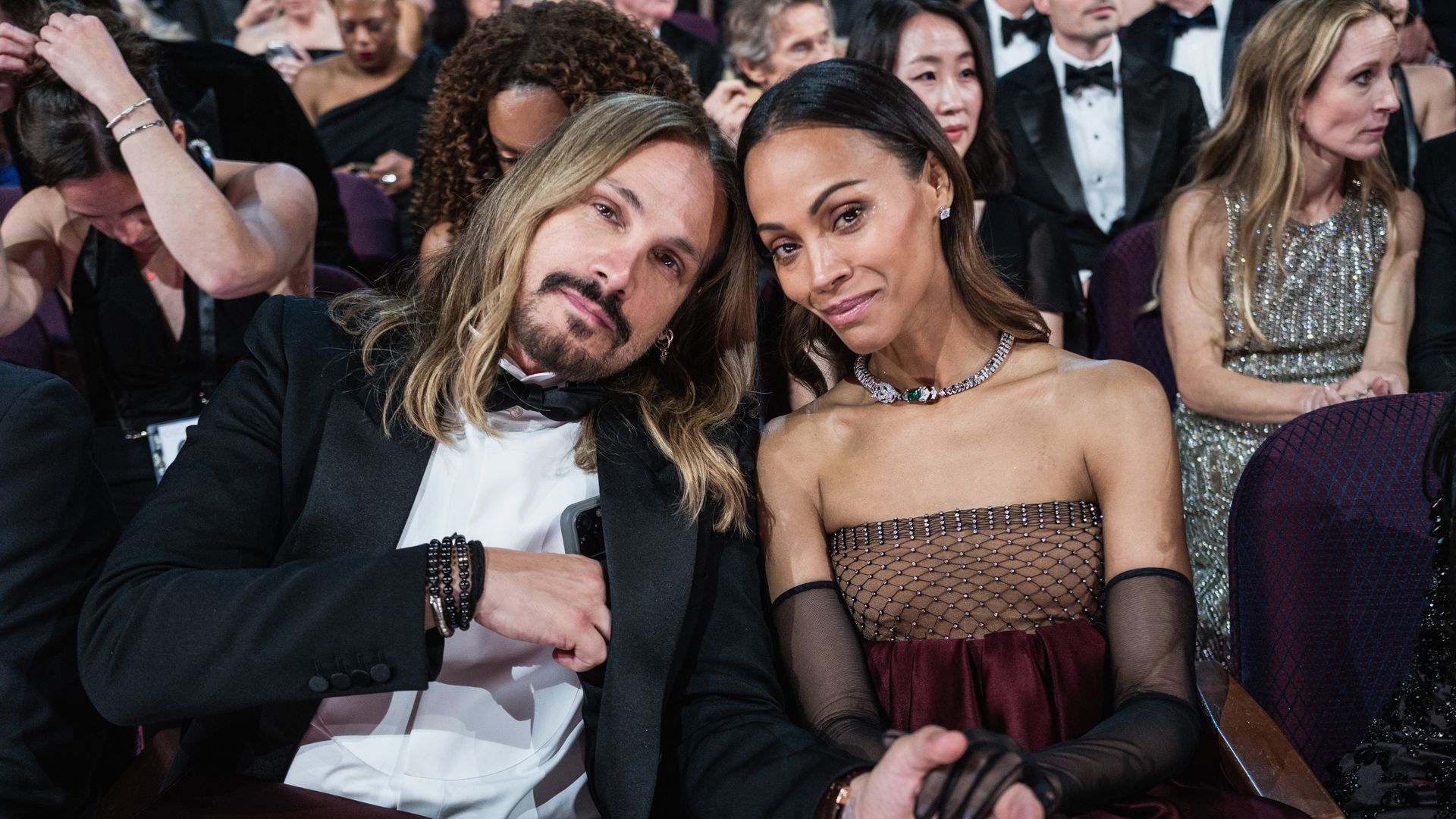 Las parejas más enamoradas en la alfombra de los Premios Oscar 2025