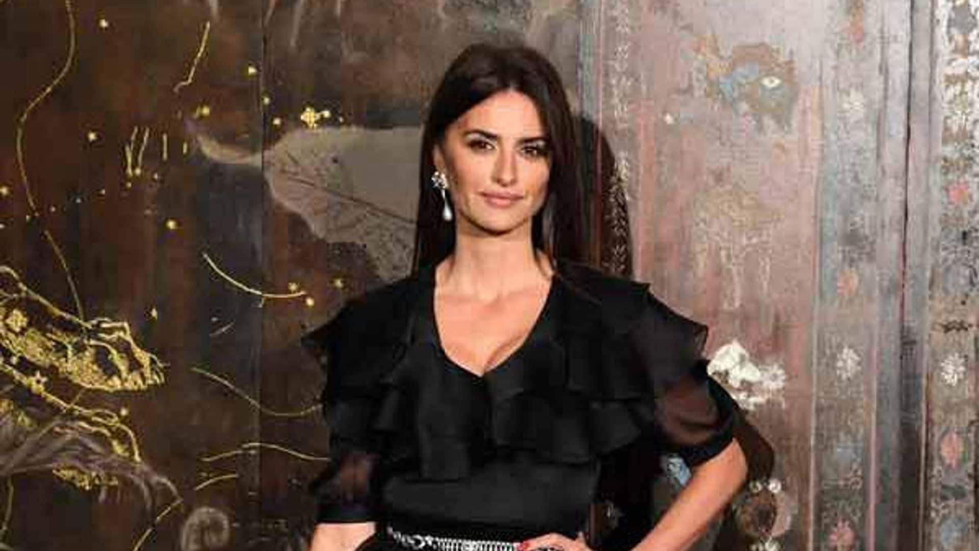 Penelope Cruz is a gothic princess in midnight black at Chanel's Paris fashion show