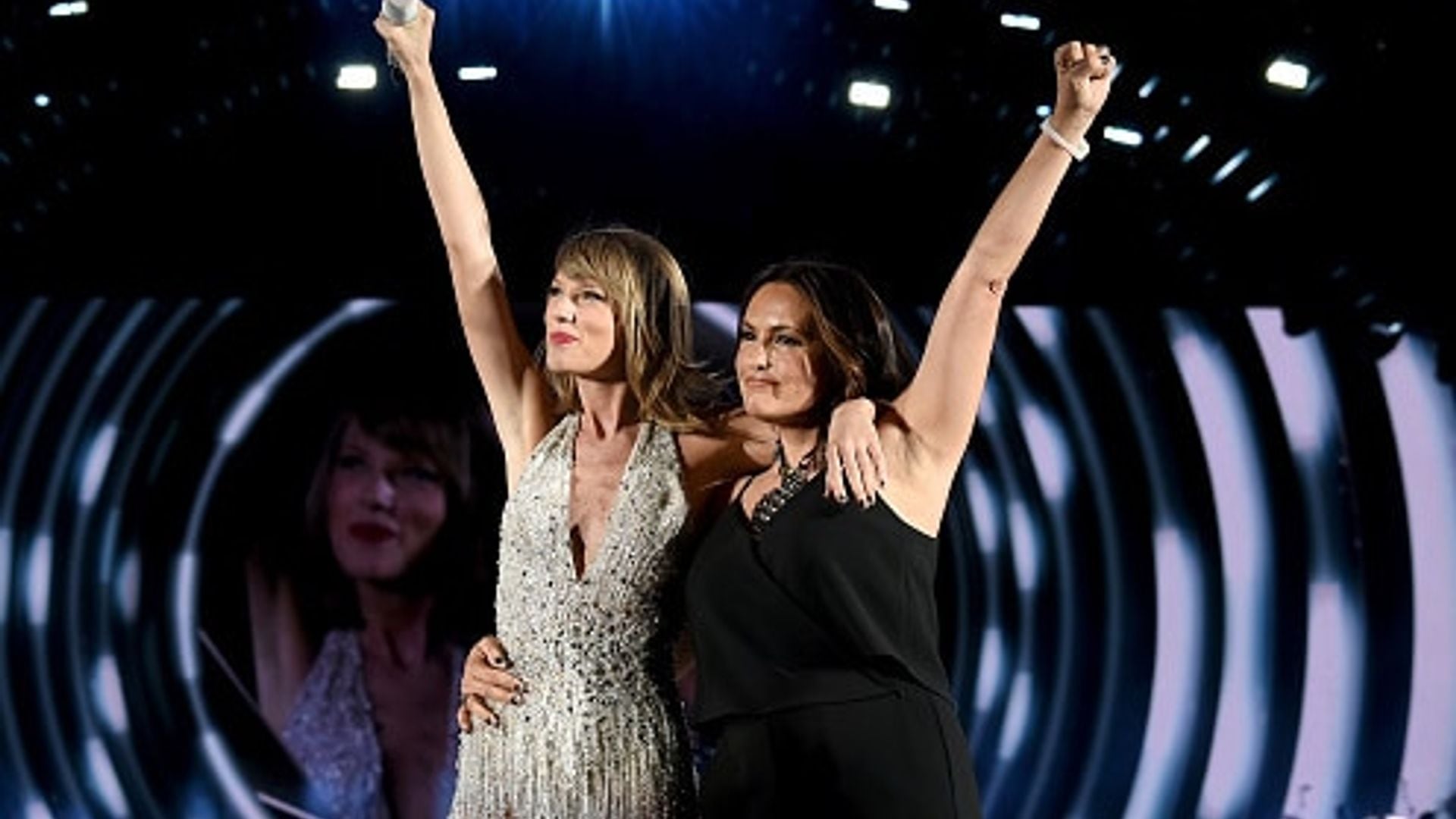 Mariska Hargitay's best Taylor Swift squad moment was with 'cool girl' Karlie Kloss