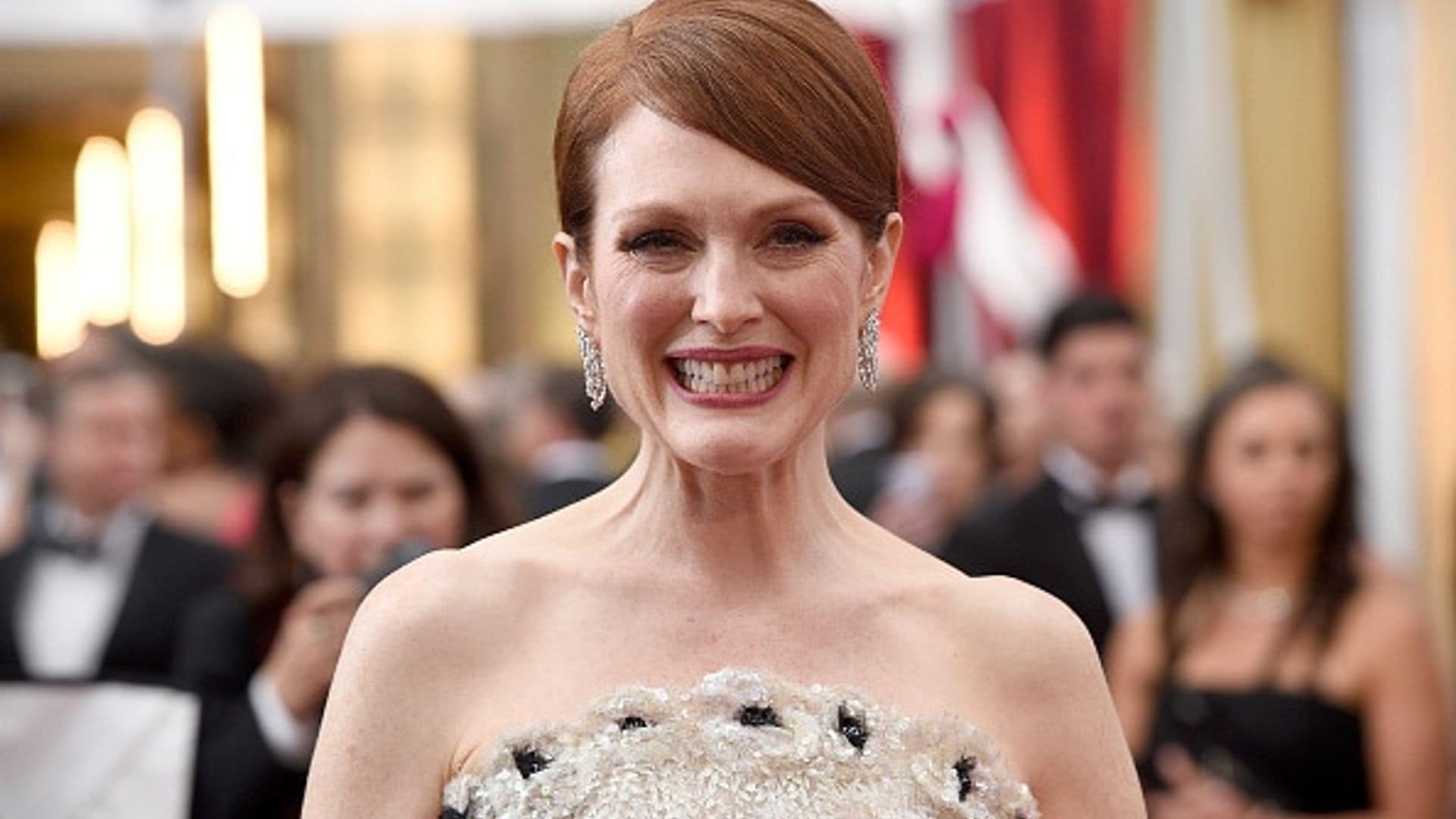 Julianne Moore: 'I'm too old for the mani-cam' on the red carpet