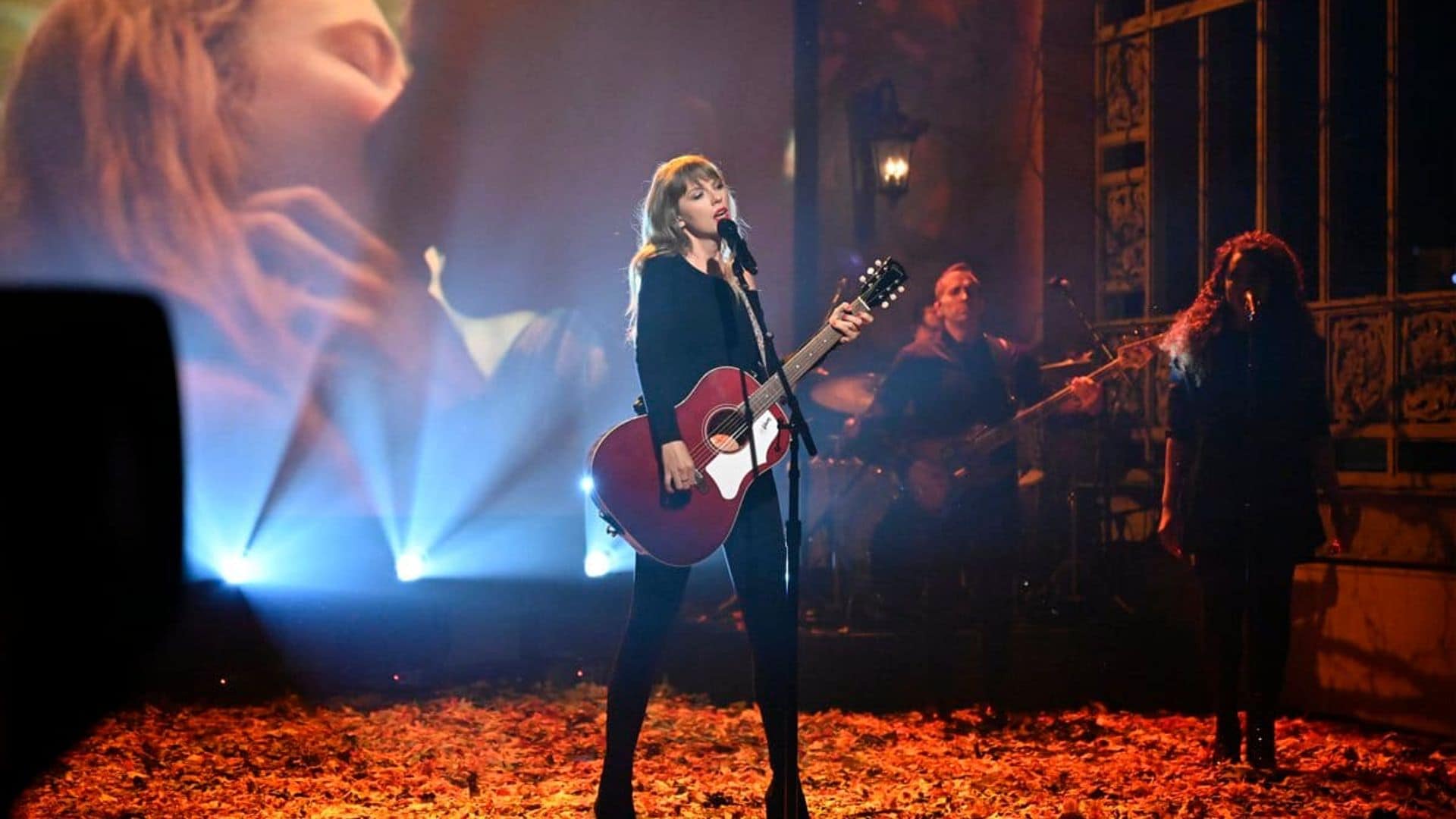 Taylor Swift conquers ‘SLN’ with a 10-minute version of ‘All Too Well’ [Watch]