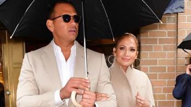 Jennifer Lopez and Alex Rodriguez matching outfits