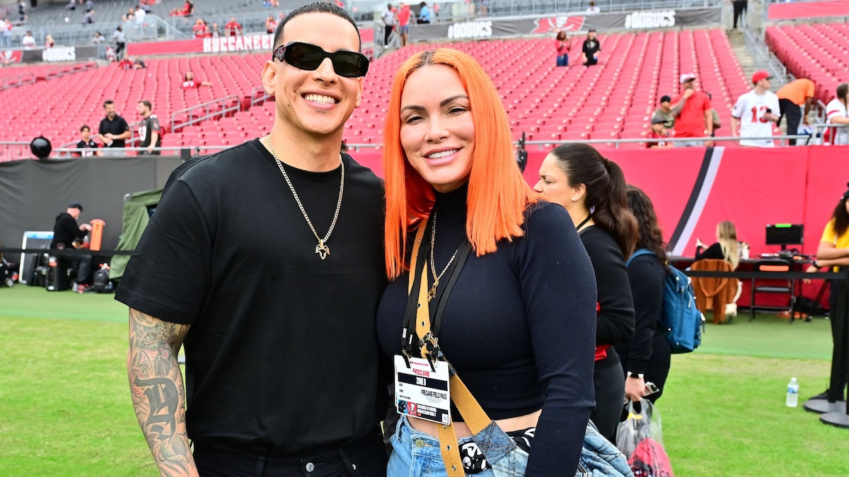 https://www.hola.com/us/horizon/landscape/3d9baa4f7d41-tampa-florida-recording-artist-daddy-yankee-and-his-wife-mireddys-gonzc3a1lez-.jpg?im=Resize=(1200)