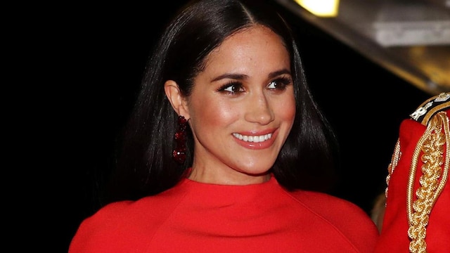 Watch Meghan Markle in this resurfaced Christmas music video