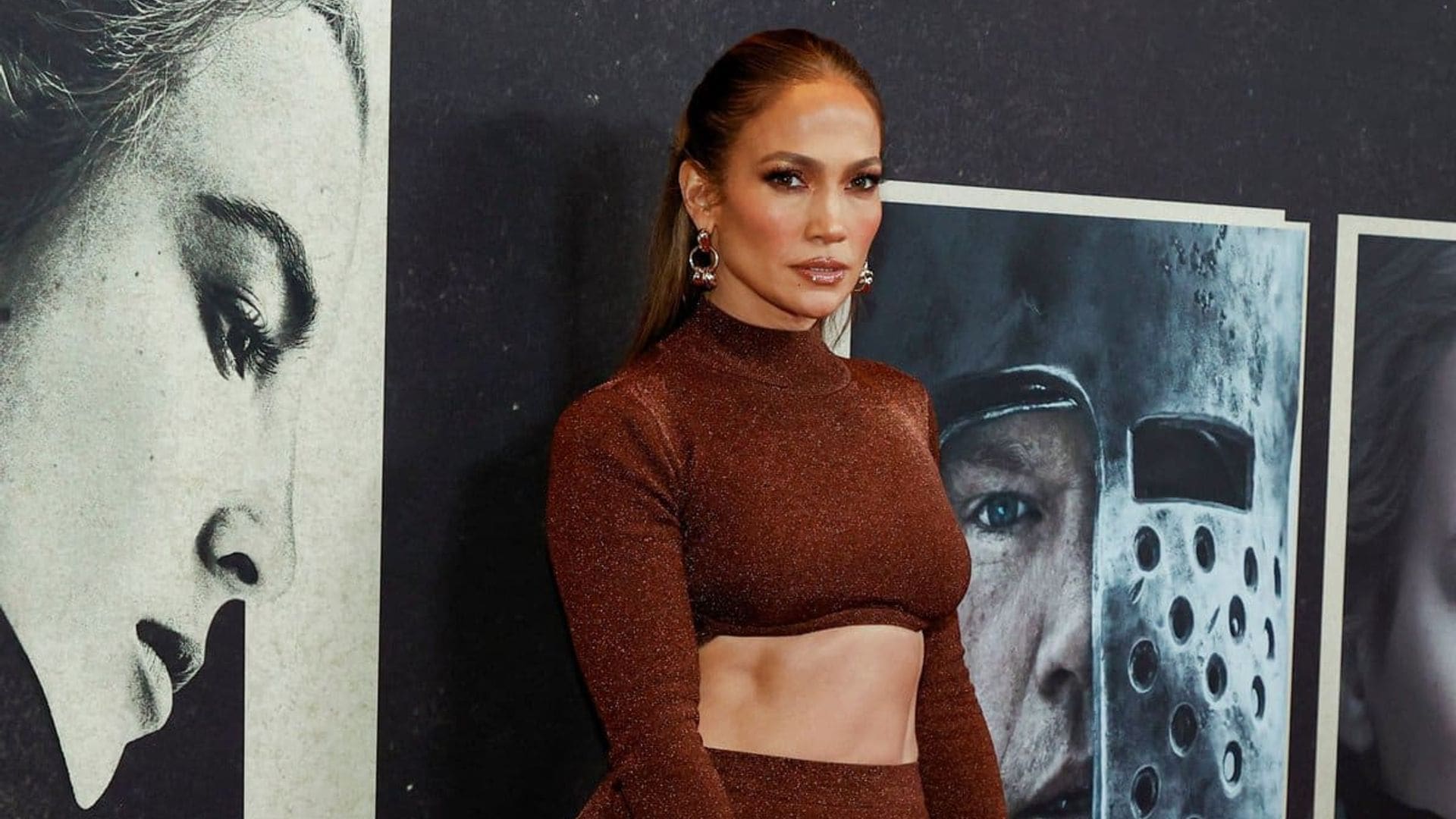 Jennifer Lopez shares a beautiful selfie on Twitter