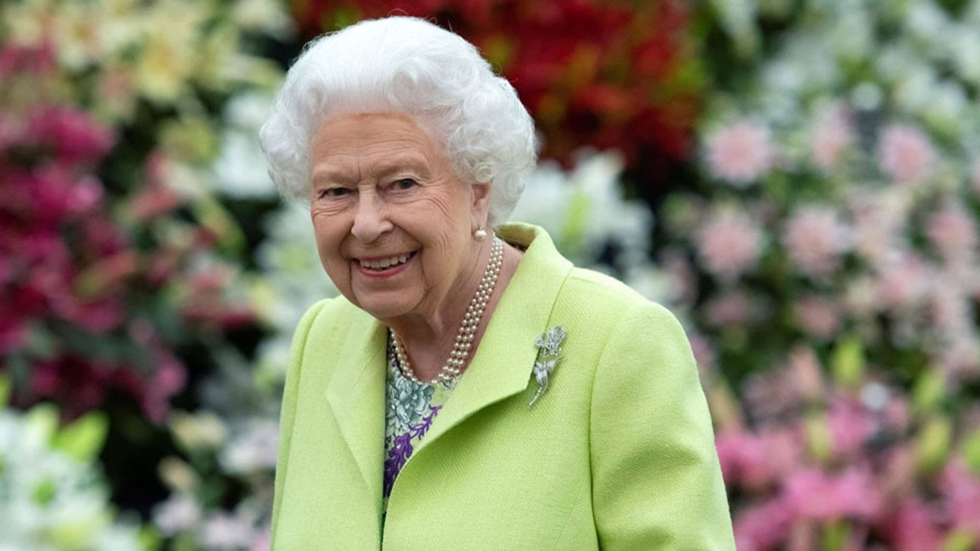Queen Elizabeth takes a page from Kate Middleton's stylebook in recycled look