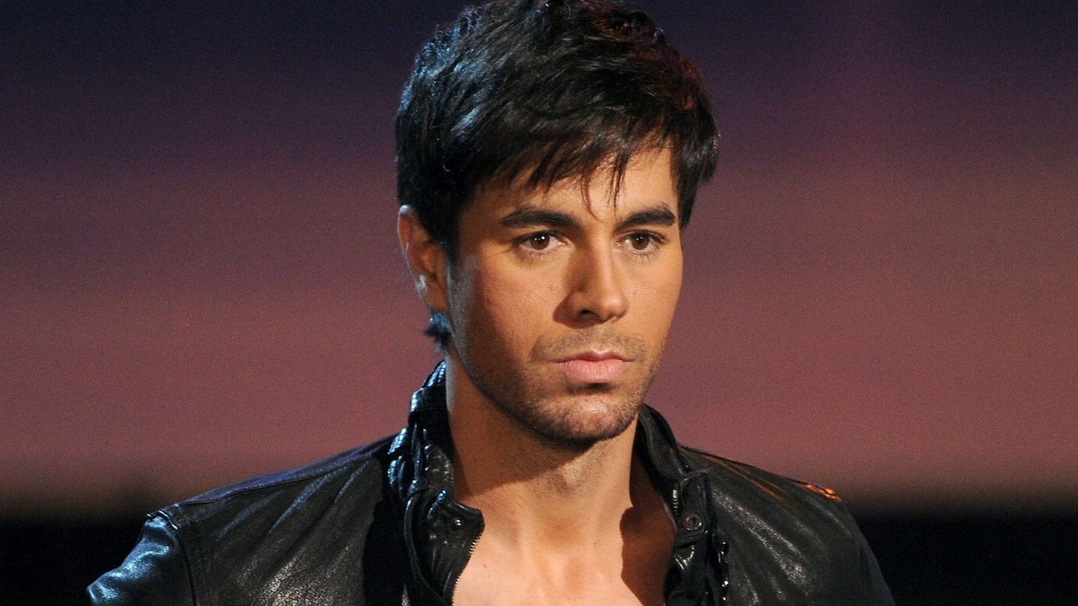 Enrique Iglesias warns fans after woman scammed by online impostor