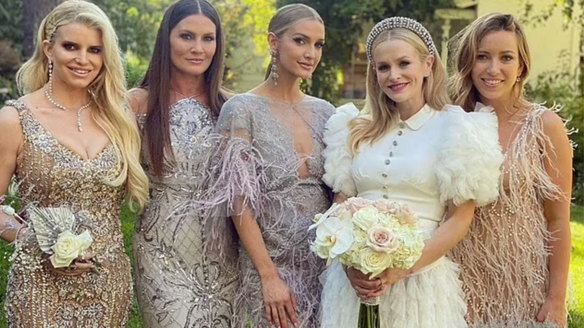 Ashlee and Jessica Simpson act as bridesmaids for friend's wedding