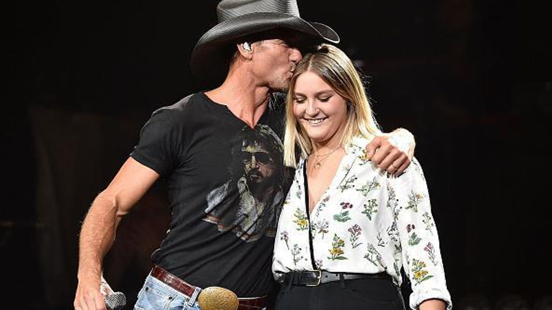 Tim McGraw dedicates song to daughter Gracie as she heads to college