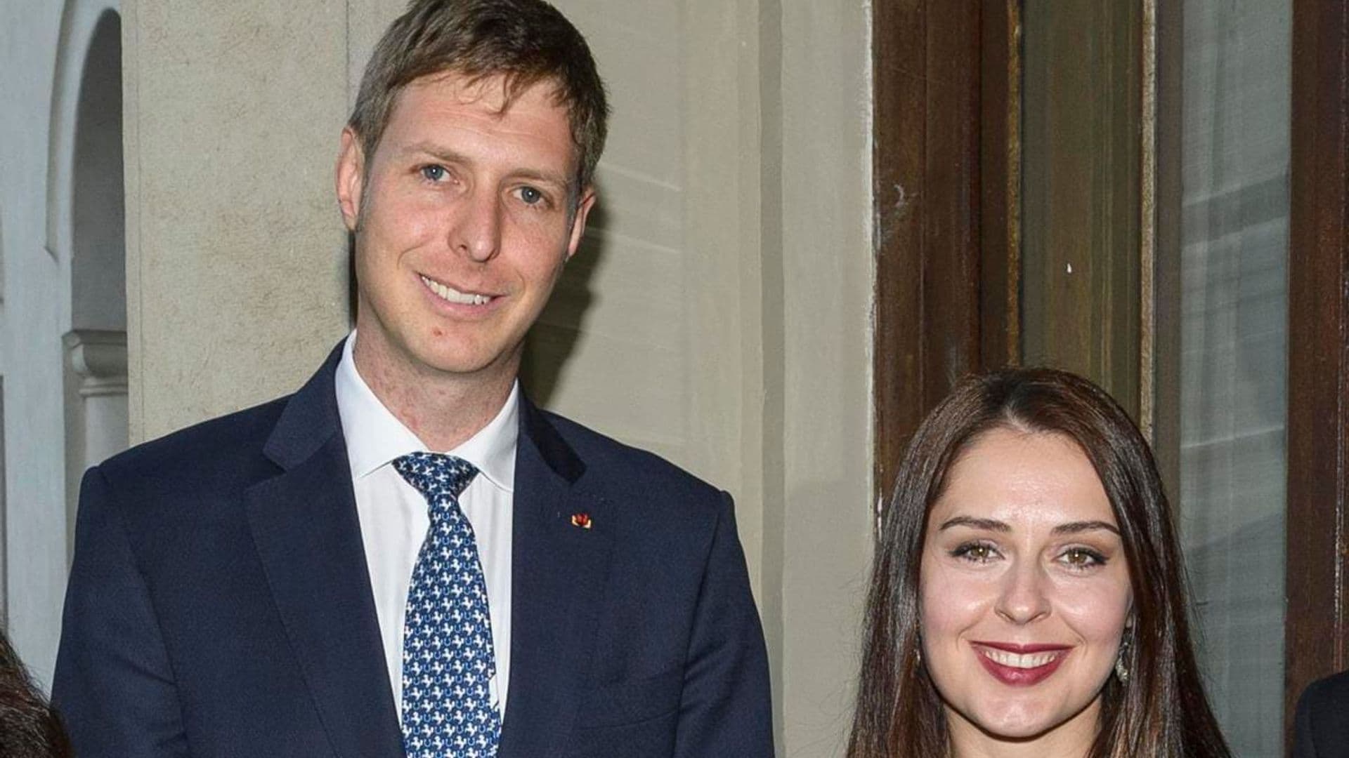 Royal couple announces divorce: Read their statements