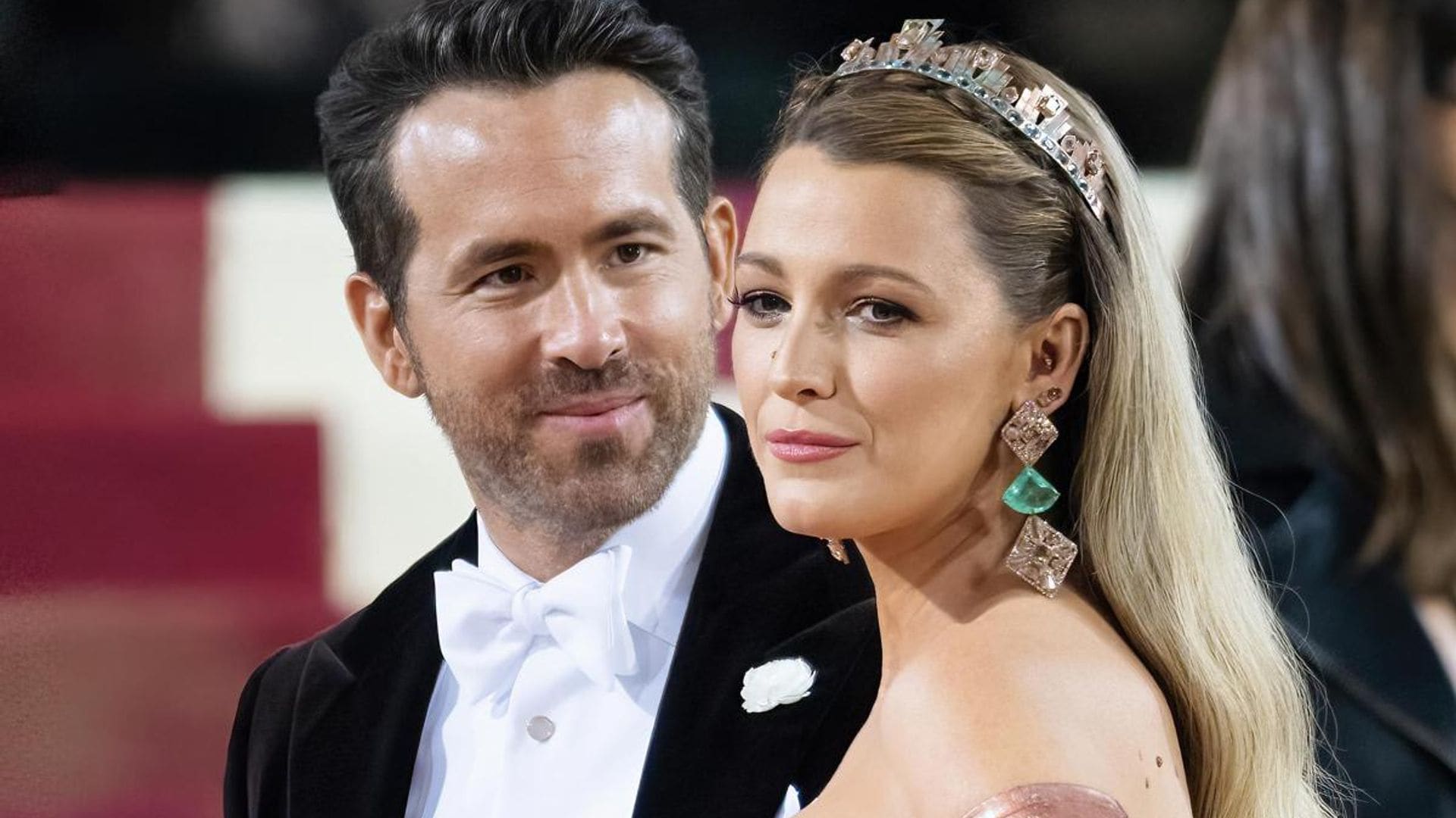 Ryan Reynolds shows off huge biceps, Blake Lively reacts: ‘Extra spicy’